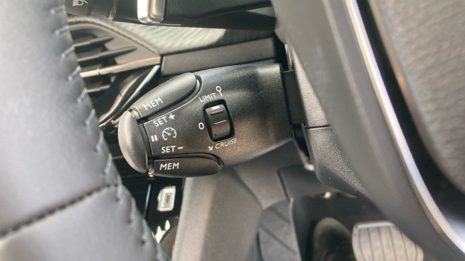 Peugeot 208 1.2 Hybrid 110 Allure 5dr e-DSC6 Petrol Hatchback - Image 23